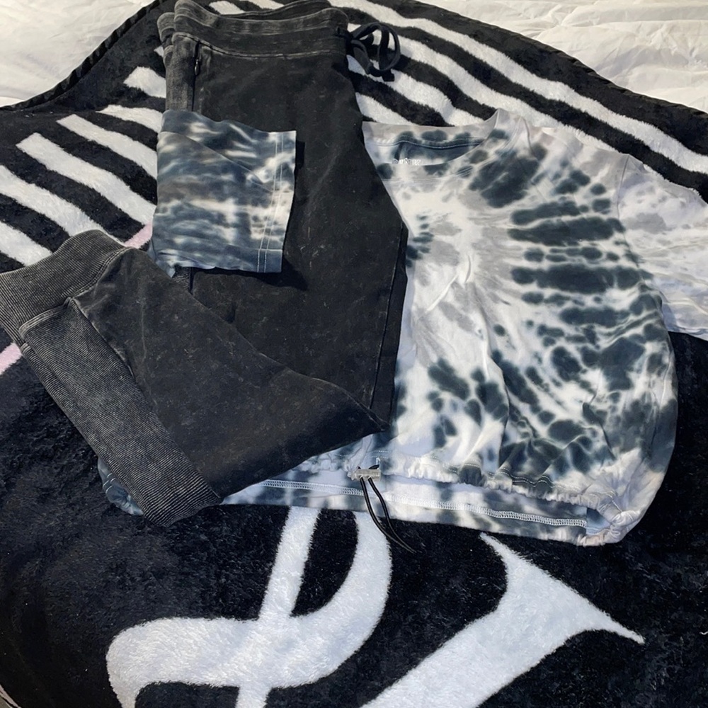 VS Pink tie dye set LARGE